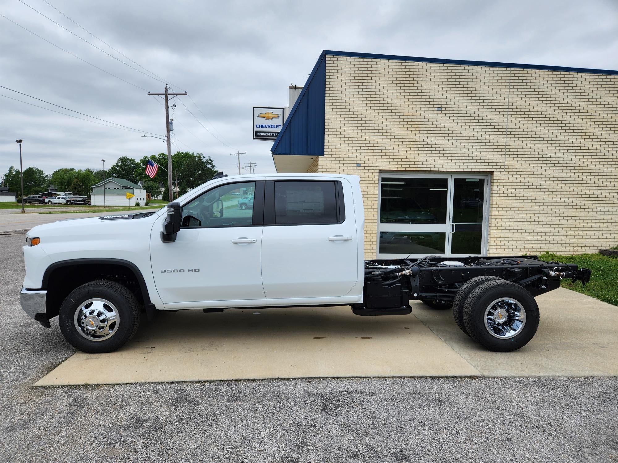2026 Chevrolet Silverado 3500 HD Chassis Cab LT