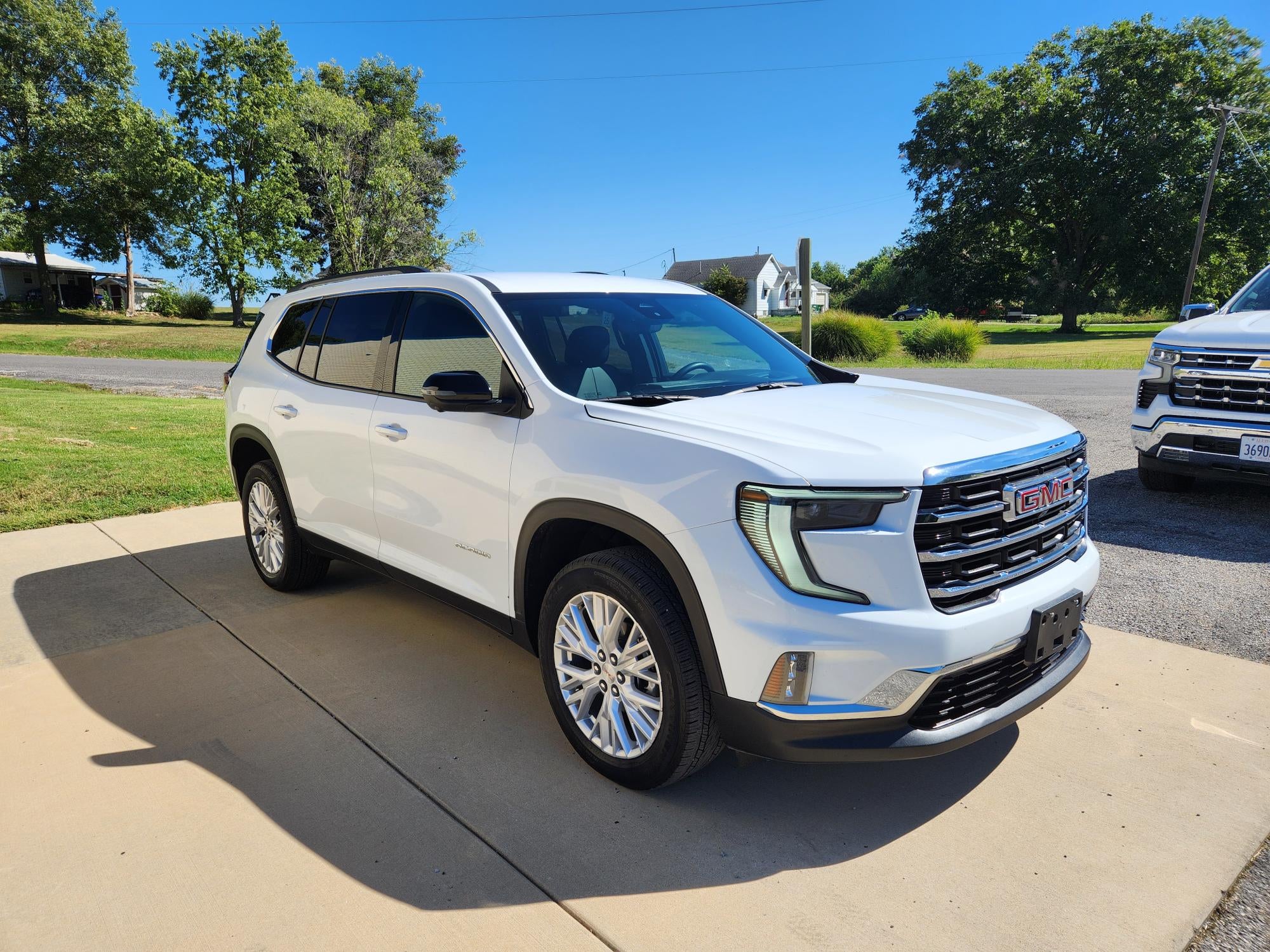 2026 GMC Acadia Elevation