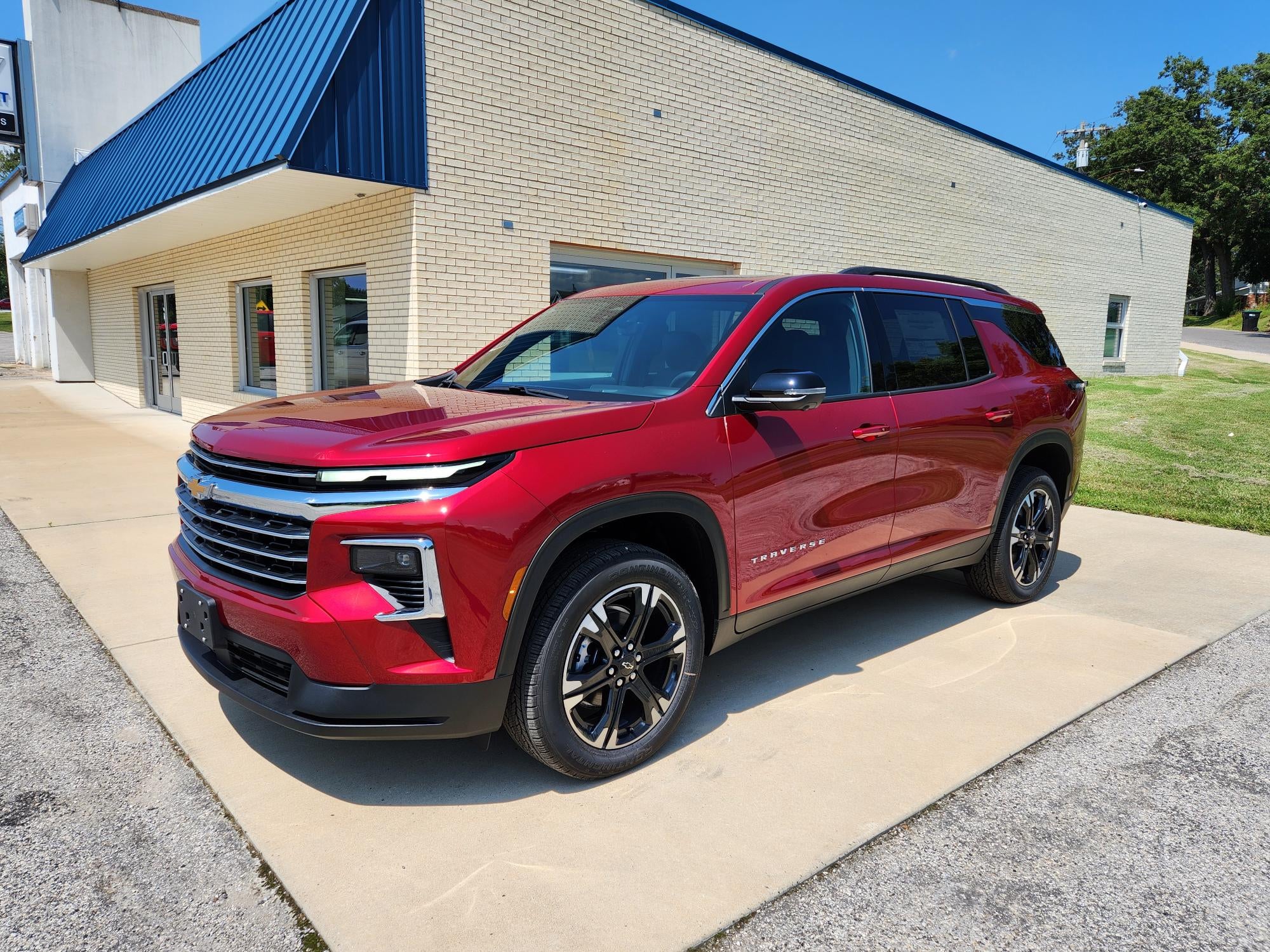 2027 Chevrolet Traverse LT