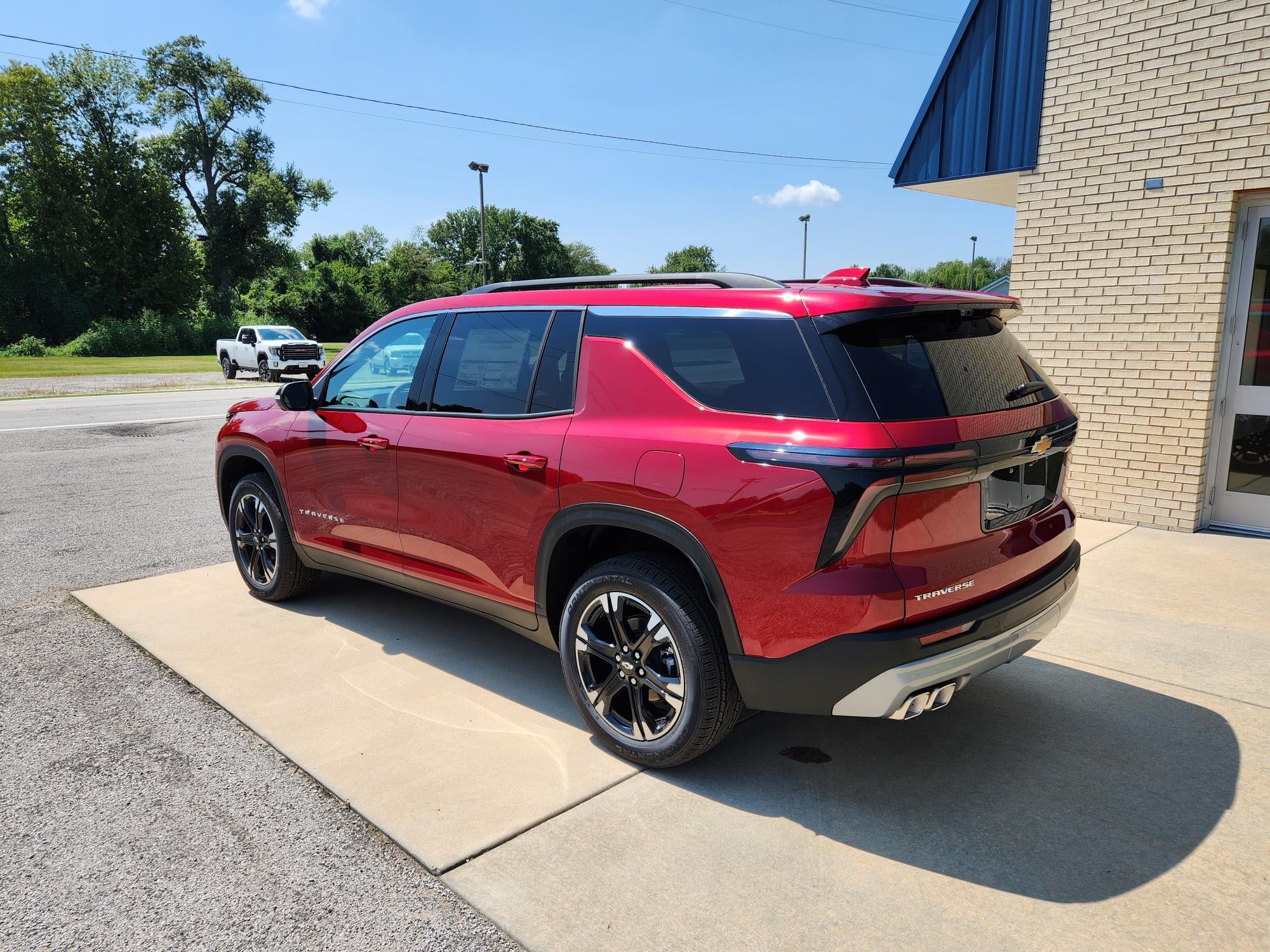 2027 Chevrolet Traverse LT