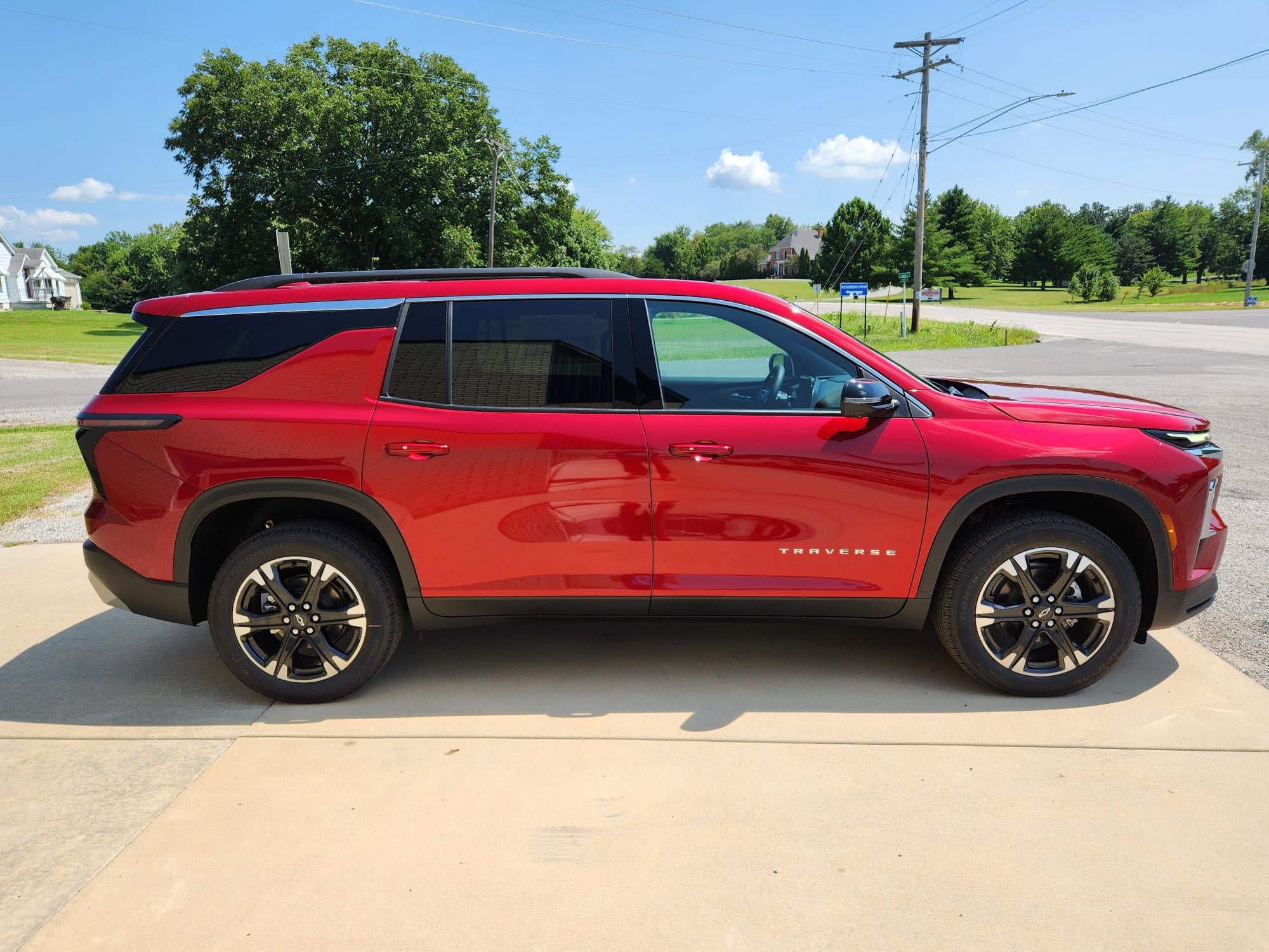 2027 Chevrolet Traverse LT