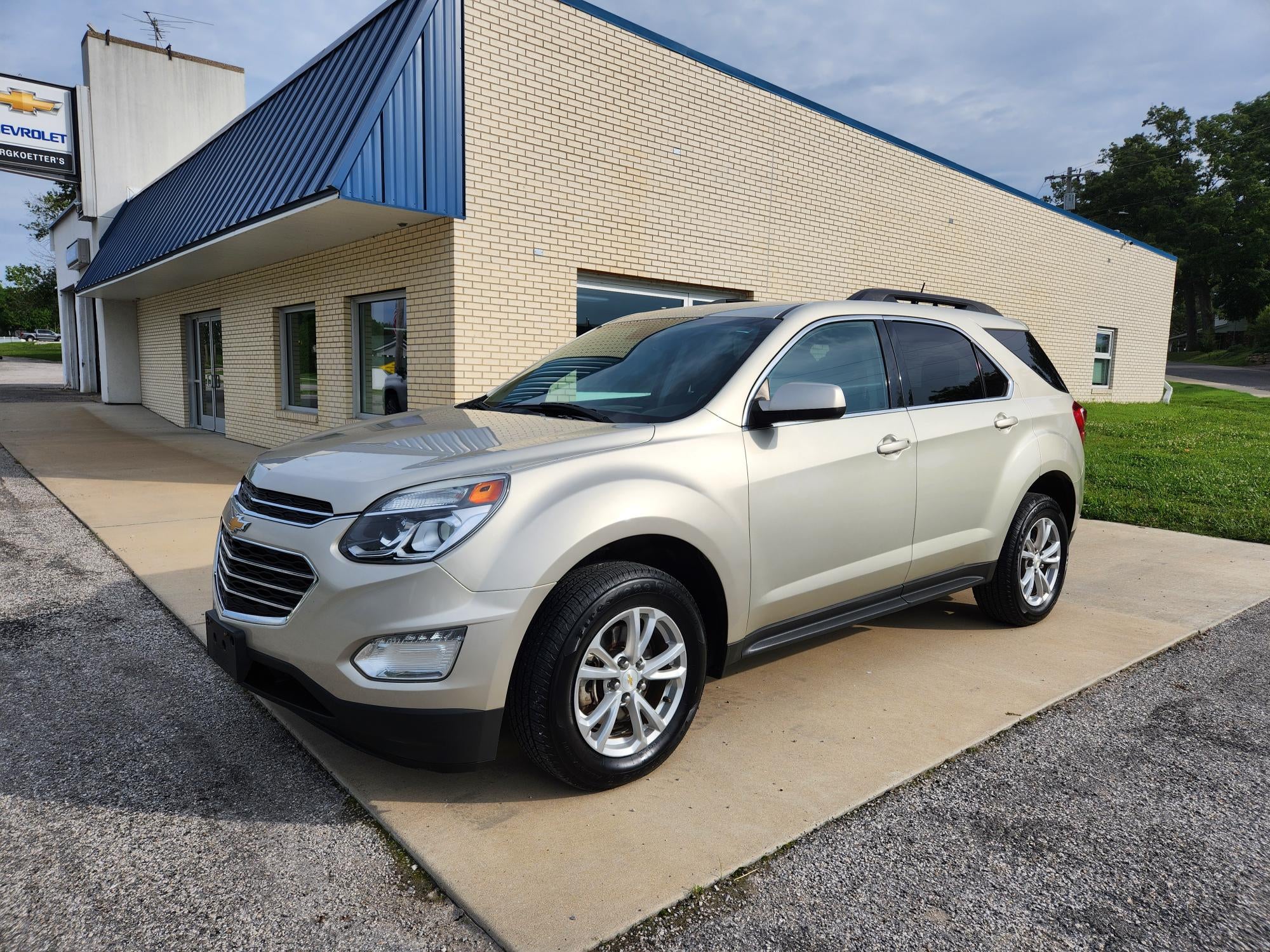 2016 Chevrolet Equinox LT's photo